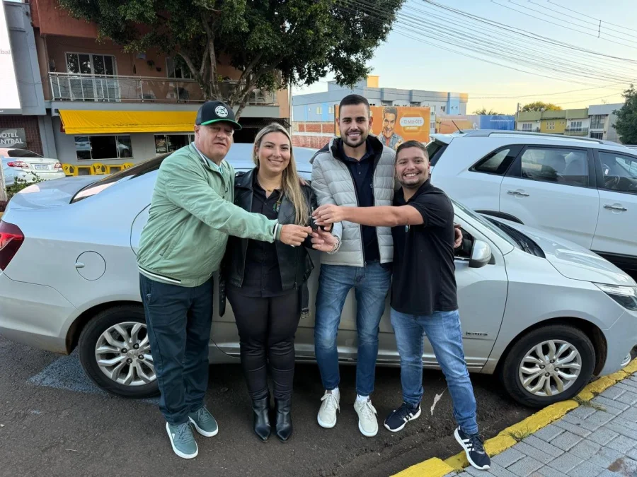 PREFEITO CARLINHOS TURATTO ANUNCIA NOVA SECRET�RIA DE COMUNICA��O E NOVO DIRETOR DE COMUNICA��O SOCIAL EM DOIS VIZINHOS