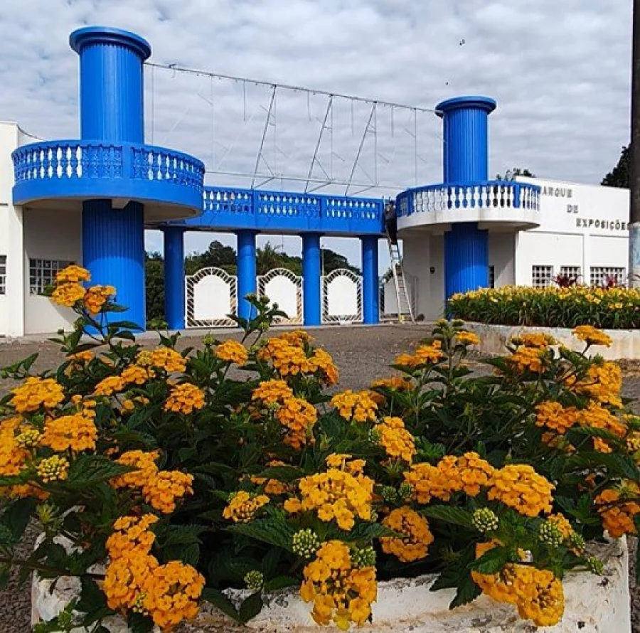 PREPARATIVOS ACELERAM E EXPOVIZINHOS 2025 GANHA FORMA NO PARQUE DE EXPOSIES