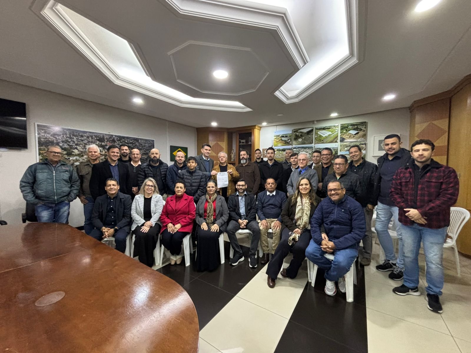 PREFEITO RECEBE PASTORES EM CAFÉ DA MANHÃ E CONFIRMA SHOW GOSPEL NA EXPOVIZINHOS 2025