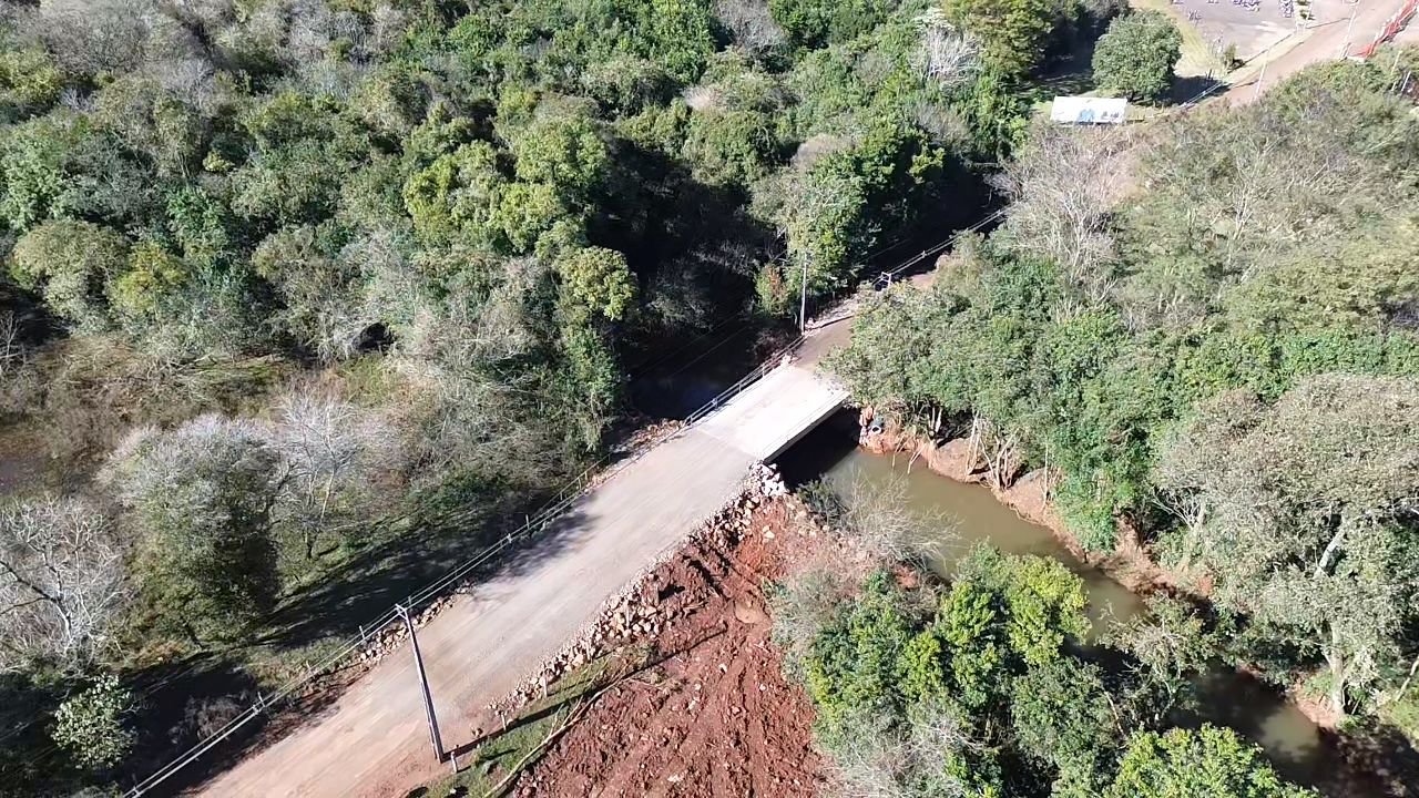PONTE  CONCLUDA QUATRO SEMANAS APS INCIO DAS OBRAS