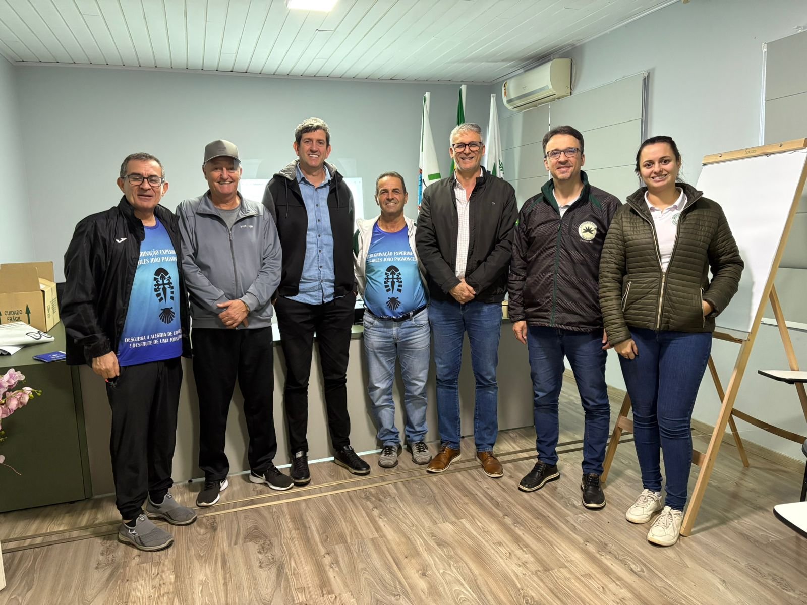 DOIS VIZINHOS E SENAR FIRMAM PARCERIA PARA CAPACITAR AGRICULTORES E RECEPTIVOS NO CAMINHO DE SANTIAGO