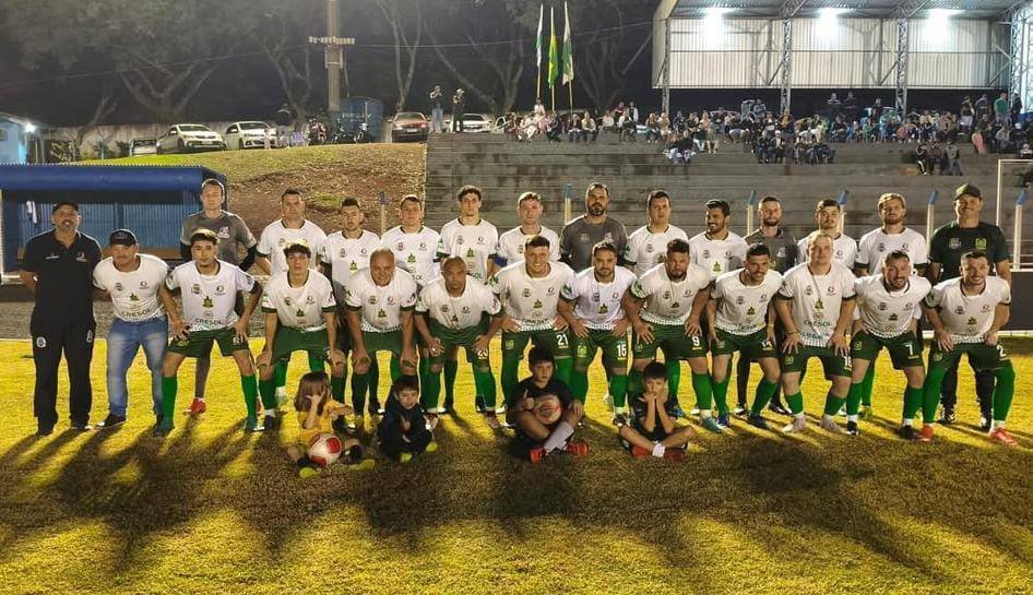 CHUVA INTENSA NA CIDADE E CHUVA DE GOLS NO ESTÁDIO: DOIS VIZINHOS É CAMPEÃO DA SÉRIE PRATA DA COPA SUDOESTE