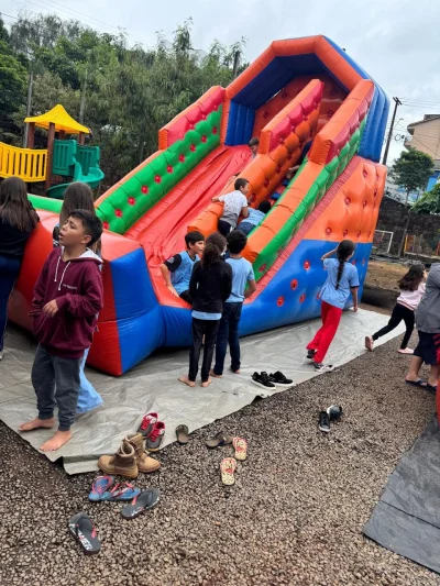 NATAL SOLID�RIO SEGUE LEVANDO ALEGRIA �S CRIAN�AS DE DOIS VIZINHOS