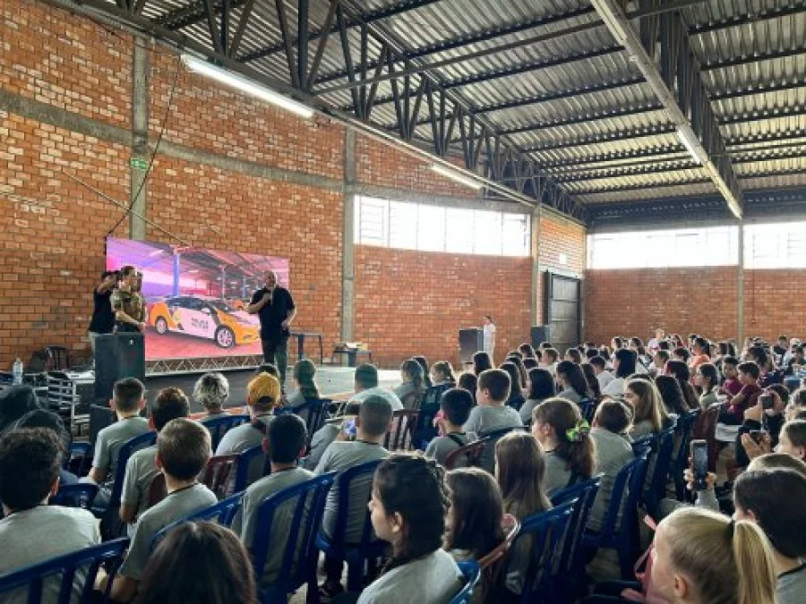 CAF COM A POLCIA PROMOVE INTEGRAO E SOLIDARIEDADE