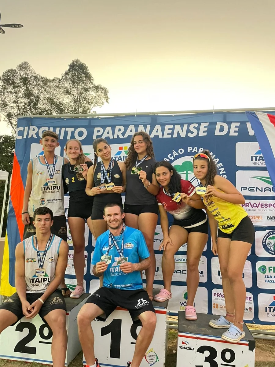 DOIS VIZINHOS FATURA 6 MEDALHAS NA SEGUNDA ETAPA DO PARANAENSE DE VLEI DE PRAIA