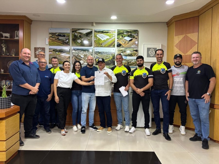 PREFEITO SE RE�NE COM CICLISTAS PARA TRATAR DA ULTRAMARATONA DE MTB