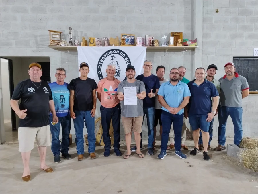 TROPEIROS DO SUL PODEM ENTRAR PARA A HIST�RIA DO CAMINHO DE SANTIAGO DE DOIS VIZINHOS