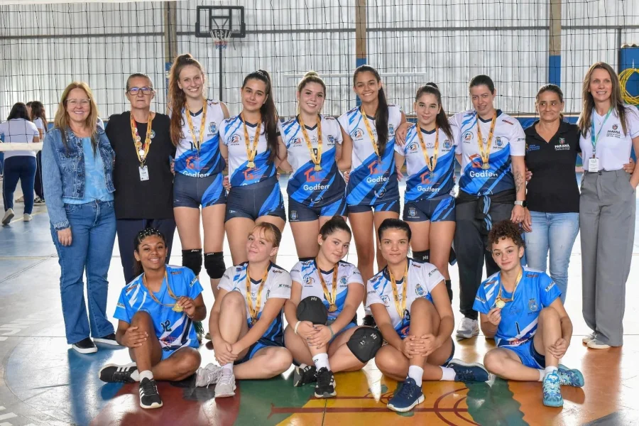 ATLETAS DO COLGIO ESTADUAL DOIS VIZINHOS CONQUISTAM TTULO REGIONAL E VAGA NA FASE MACRORREGIONAL DOS JOGOS ESCOLARES DO PARAN