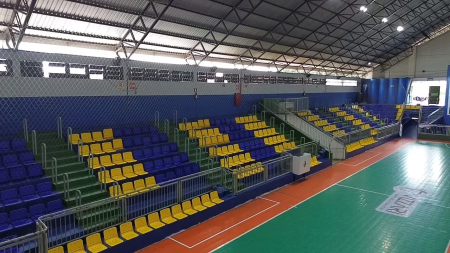 GINSIO TEODORICO GUIMARES GANHA 1000 CADEIRAS