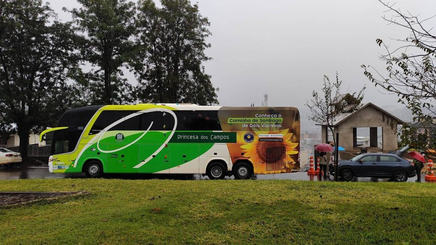�NIBUS DO CAMINHO DE SANTIAGO J� CIRCULA ENTRE CURITIBA E DOIS VIZINHOS
