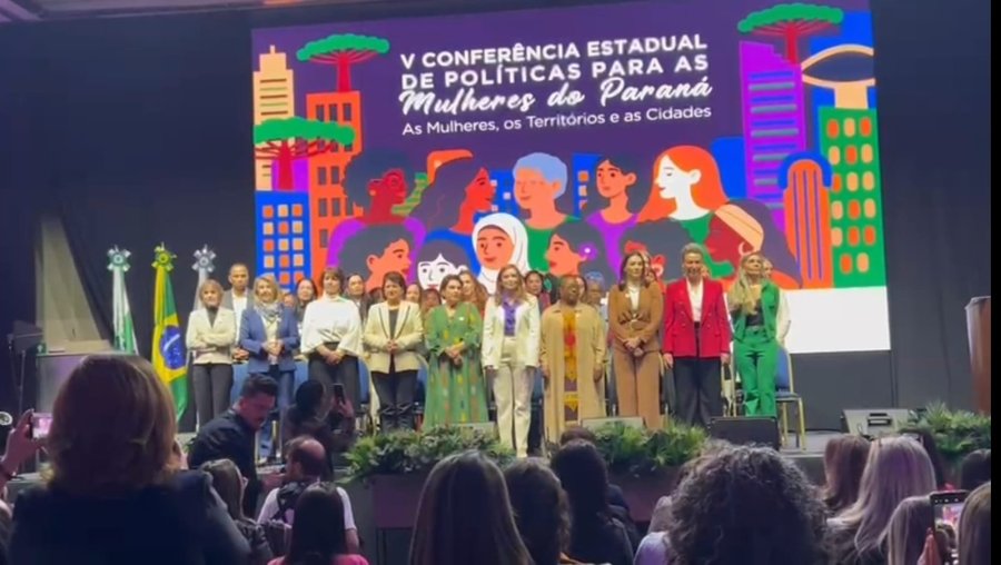 DOIS VIZINHOS PRESENTE NA CONFER�NCIA ESTADUAL DE POL�TICAS PARA MULHERES