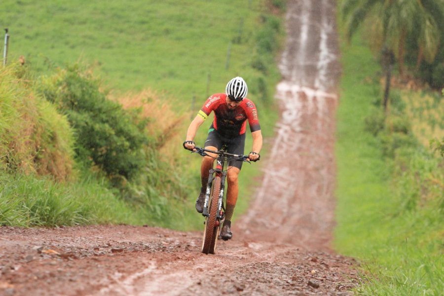 PEDAL DE SUPERA��O LEVA CICLISTAS AO LIMITE NO DESAFIO DO CAMINHO DE SANTIAGO DE DOIS VIZINHOS