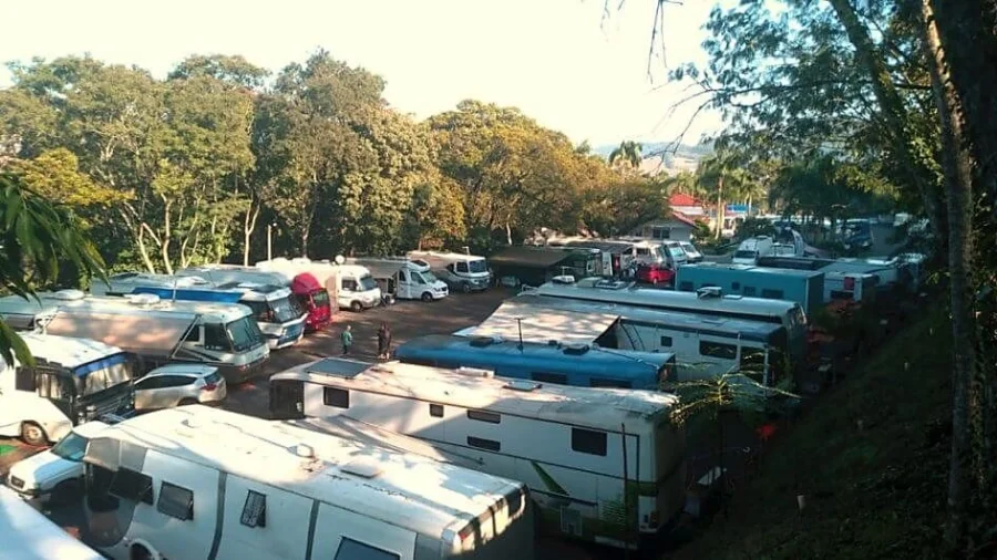 DOIS VIZINHOS FUNDA CLUBE DE MOTORHOME E SE PREPARA PARA GRANDE ENCONTRO NACIONAL