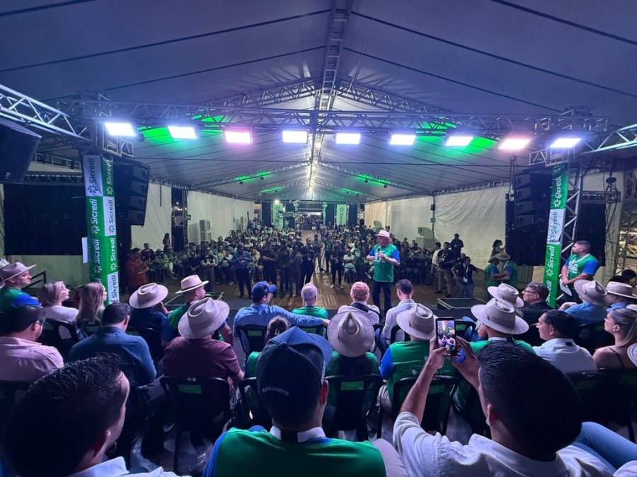 COM FORTE PRESEN�A INSTITUCIONAL, EXPOVIZINHOS 2025 COME�A MARCANDO HIST�RIA