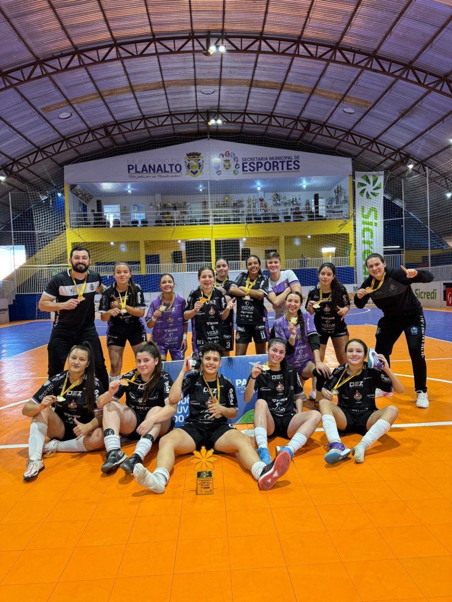 FUTSAL FEMININO DE DOIS VIZINHOS � CAMPE�O DA FASE MACRORREGIONAL DOS JOGOS DA JUVENTUDE