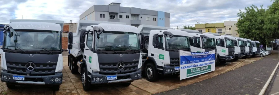 DOIS VIZINHOS RECEBE A MAIOR RENOVAO DE FROTA DA HISTRIA COM OITO NOVOS CAMINHES BASCULANTES