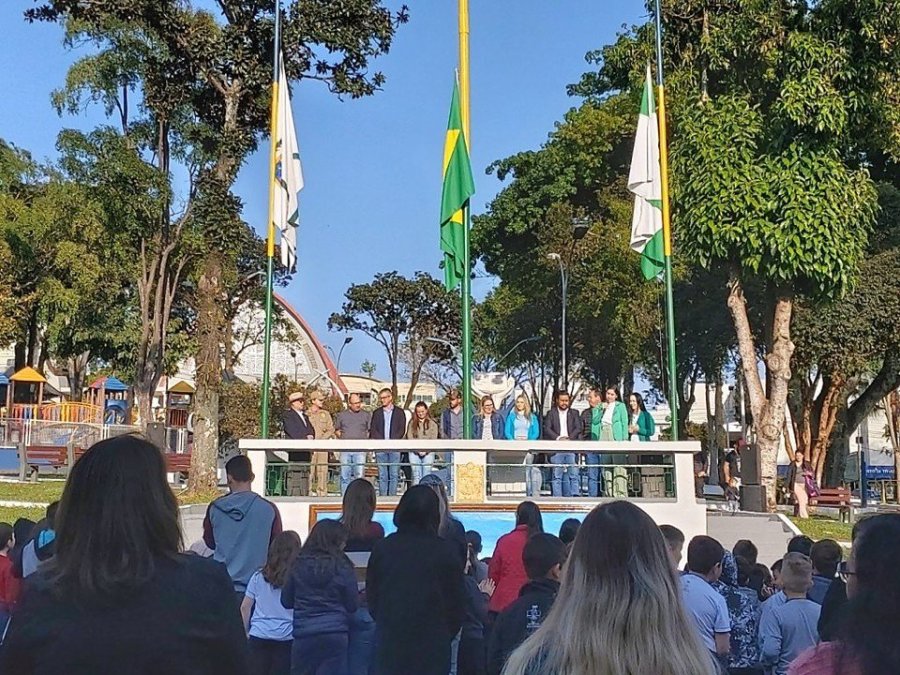 TRADI��O DO 7 DE SETEMBRO SE RENOVA NAS ESCOLAS ESTE ANO
