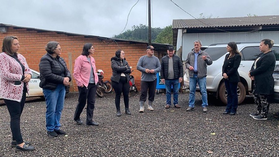ESCOLA JOS� BONIF�CIO GANHAR� NOVO PARQUINHO E HORTA MEDICINAL