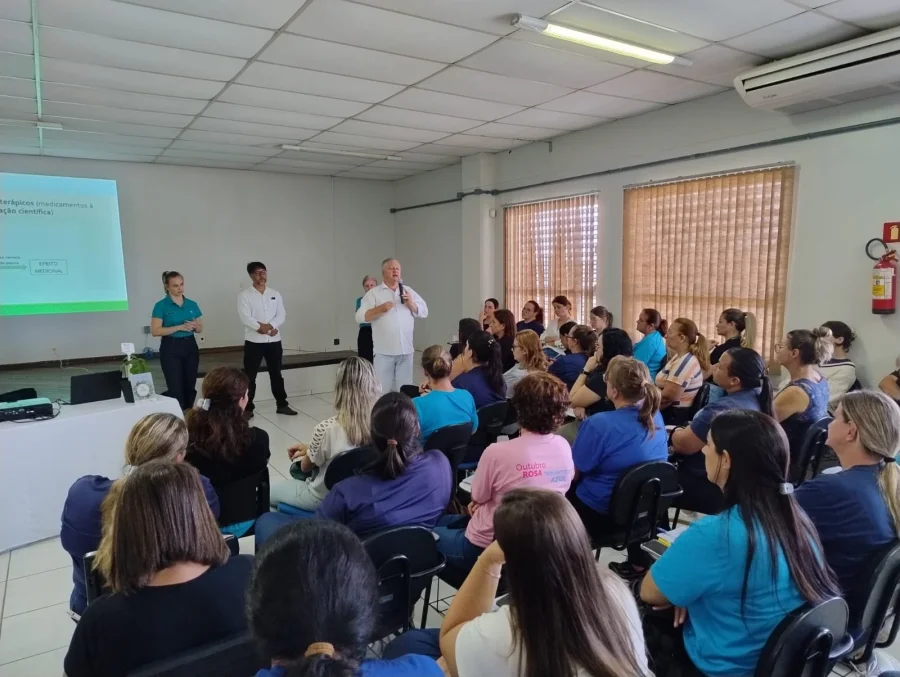 PROGRAMA INDITO DE FITOTERAPIA NA SADE PBLICA COMEA A SER IMPLANTADO EM DOIS VIZINHOS
