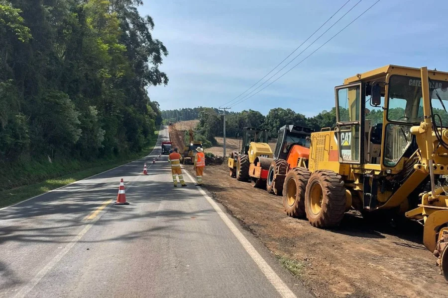 COMEA A RESTAURAO DA RODOVIA ENTRE DOIS VIZINHOS E FRANCISCO BELTRO