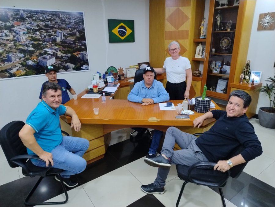 DOIS VIZINHOS E CRUZEIRO ACERTAM DETALHES DO AER�DROMO REGIONAL