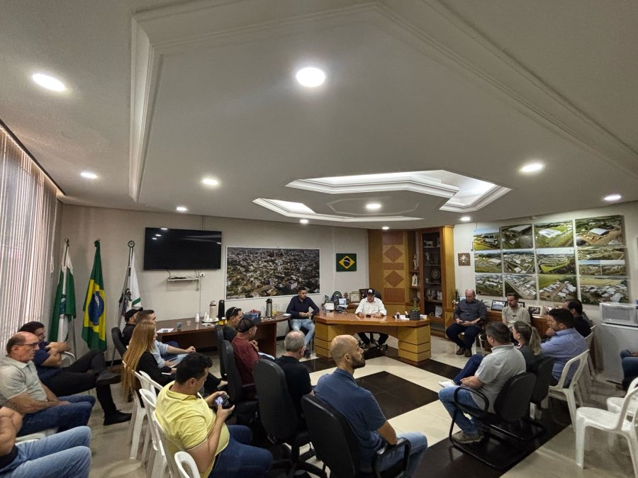DOIS VIZINHOS BUSCA SOLU��O PARA O ESTACIONAMENTO DE CAMINH�ES PR�XIMO � BRF