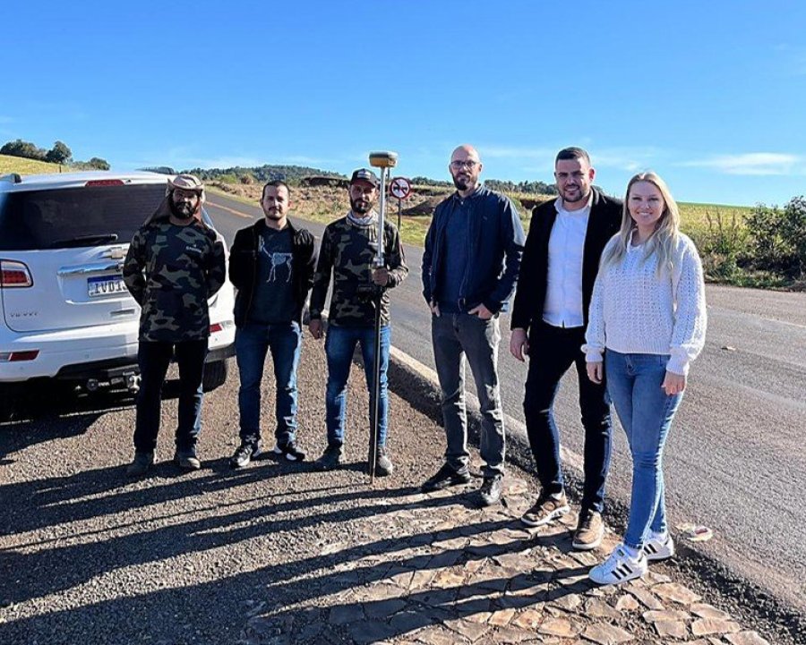 PLANEJAMENTO E DER DISCUTEM CONSTRU��O DE TREVO DE ACESSO NA ESTRADA DA FAZENDA MAZURANA