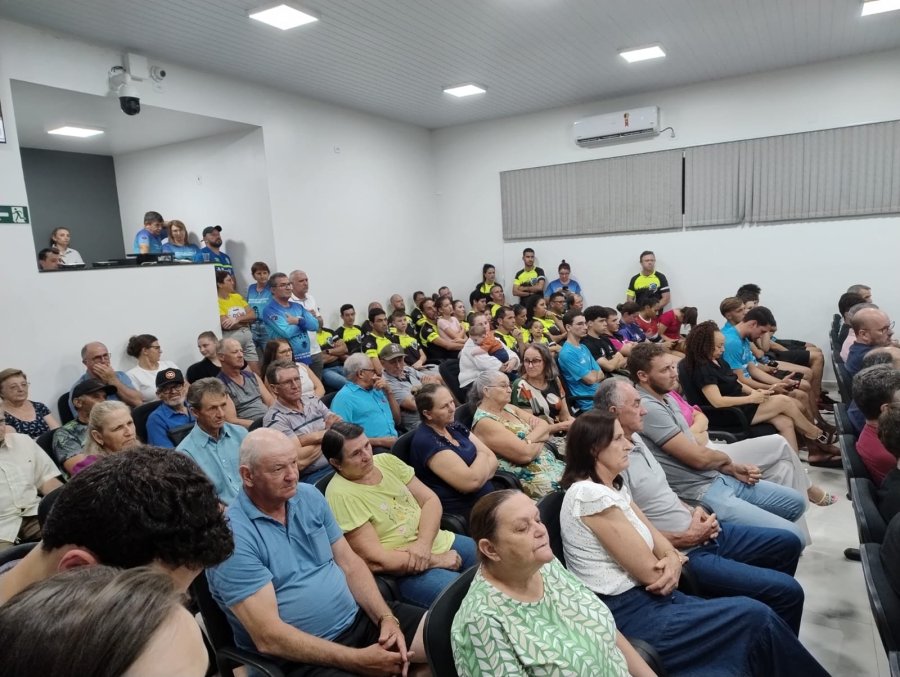 DOIS VIZINHOS AVAN�A PARA UM NOVO PATAMAR COM A CRIA��O DE NOVAS SECRETARIAS