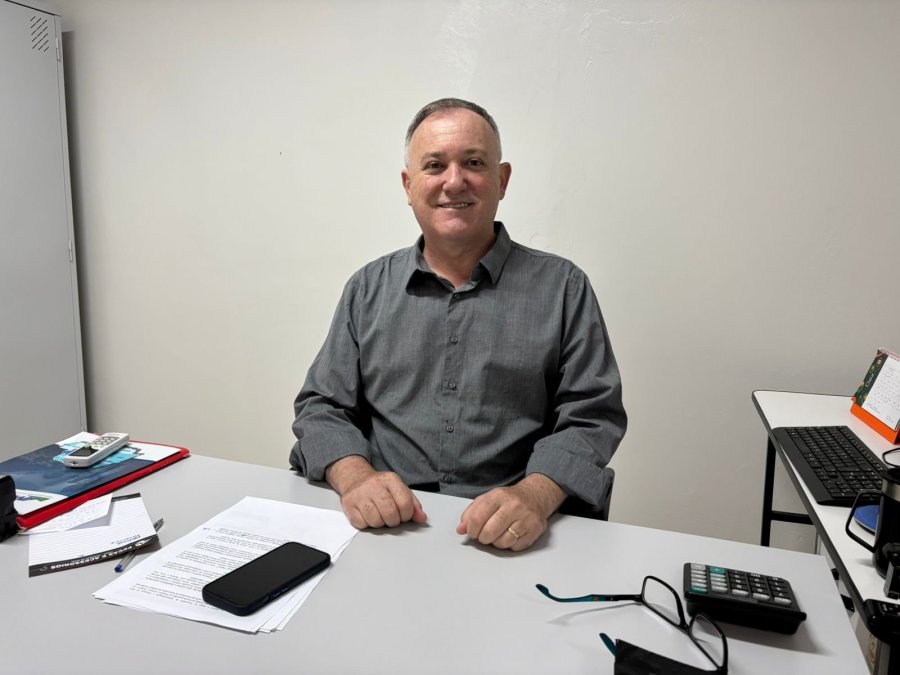 VILMAR DUARTE SE DESPEDE DA SECRETARIA DE ADMINISTRA��O E FINAN�AS DE DOIS VIZINHOS