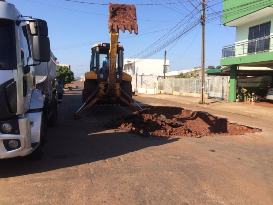 M�rio de Barros Passa por Reparos Com Remendo Profundo