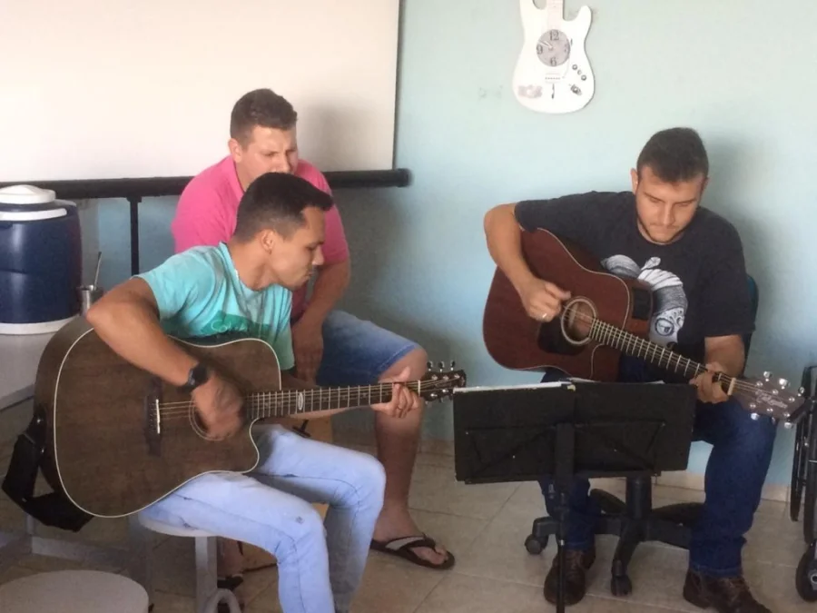 Parceria Entre Poiesis e Centro de Ateno Psicossocial Realiza Oficina de Msica para Adolescentes.