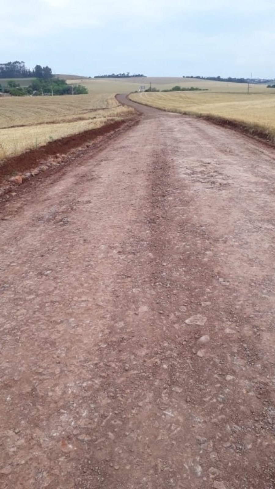 Trechos de Cal�amento Recebem Rolo Compactador
