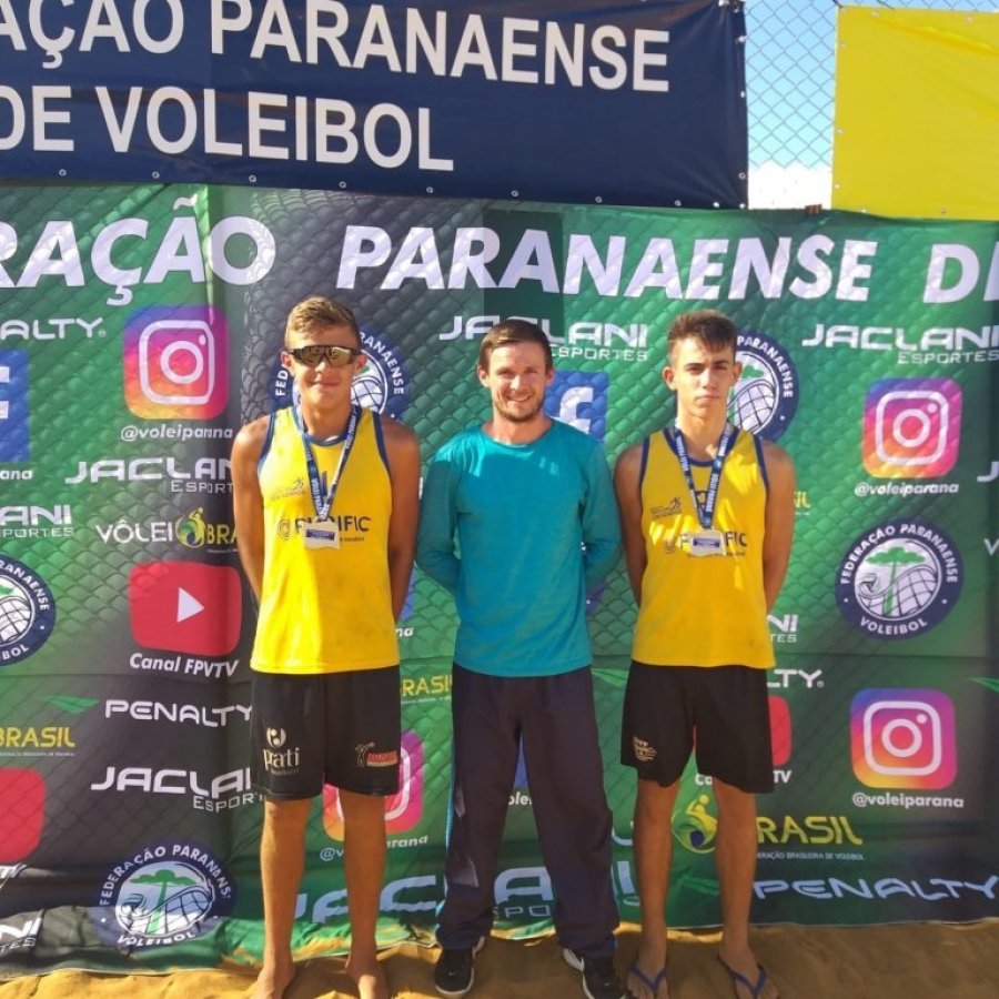 Duplas de V�lei de Dois Vizinhos Se Destacam Em Maring�