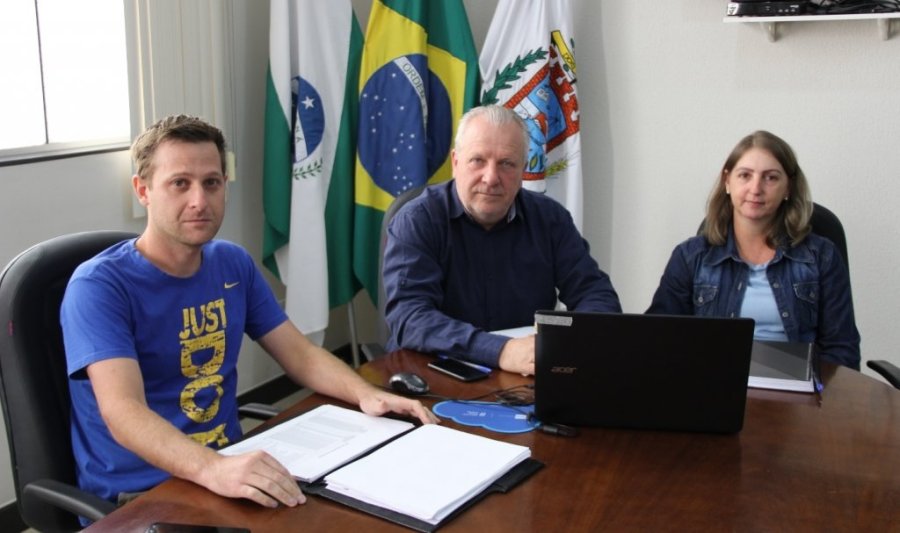 Prefeito Busca Solu��o para a Retomada das Aulas na Rede Municipal