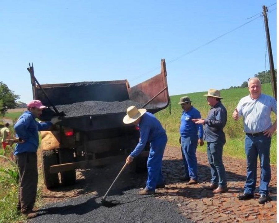 Prefeitura Deve Abrir nos Pr�ximos Dias Processo Licitat�rio do Asf�lto Entre a Pr-473 e a Vila Canarinho