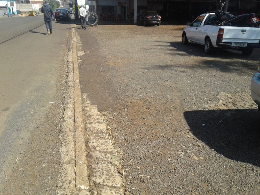Propriet�rios Devem Executar Constru��o de Cal�adas