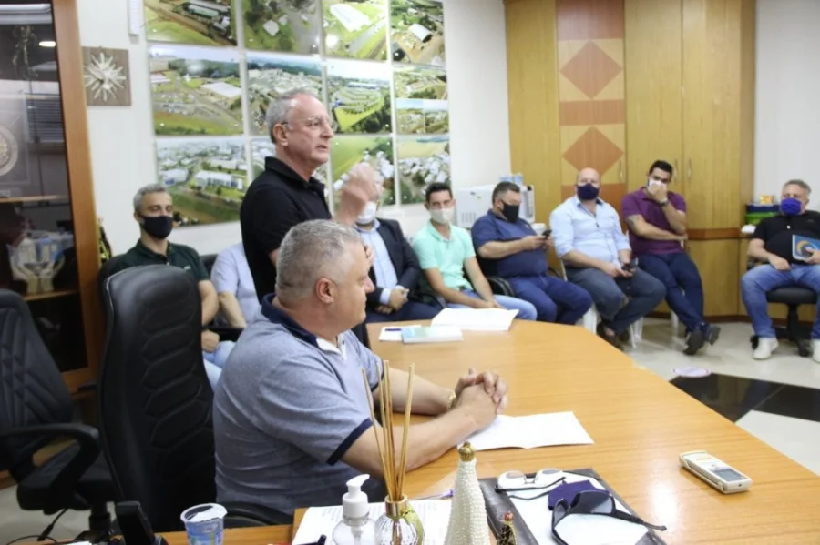 Prefeitura Concede 5,2% de Reajuste Salarial para Professores e Servidores Municipais