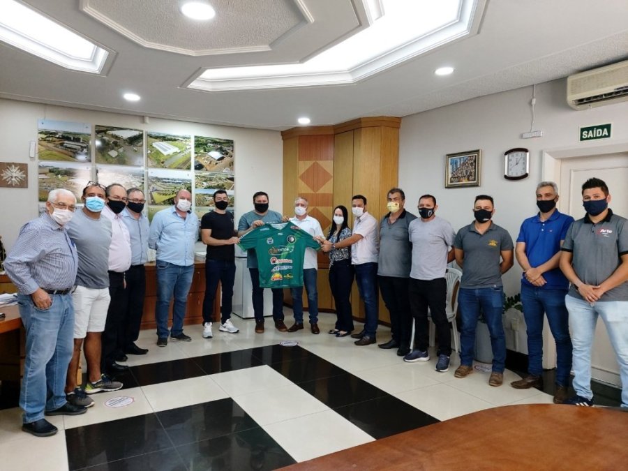 Prefeito Municipal Carlinhos Turatto  Apoiar� o Futebol de Campo de Dois Vizinhos