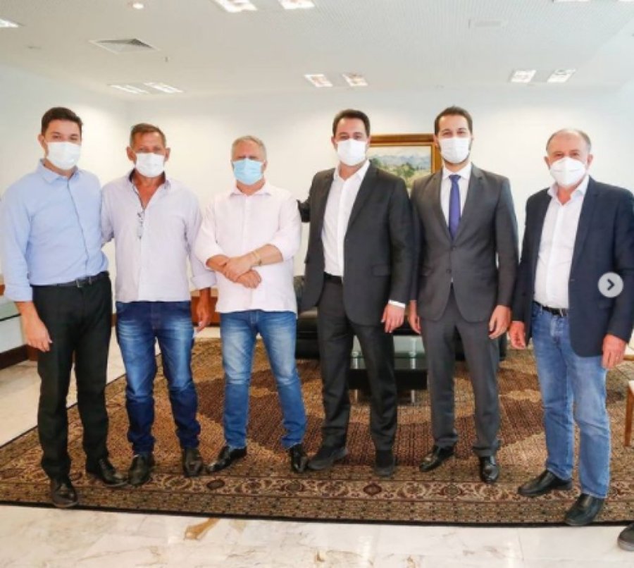Prefeito Viaja � Curitiba Em Busca de Novos Recursos para o Munic�pio