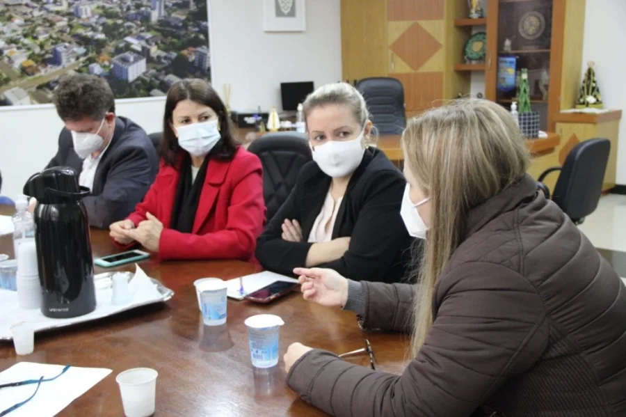 Prefeita Leila da Rocha e Comitiva Fazem Visita a Prefeitura de Dois Vizinhos