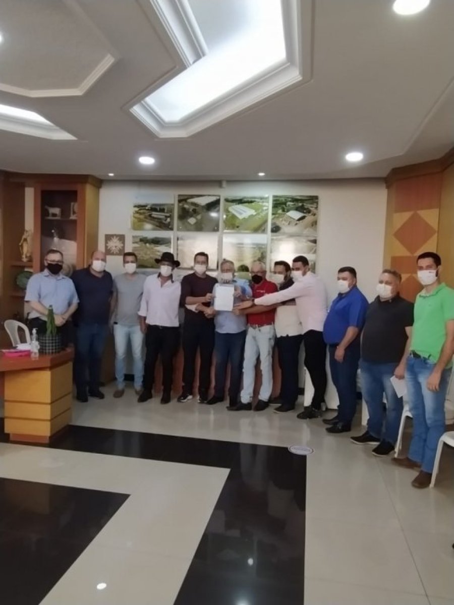 Prefeito Carlinhos Sanciona Lei Que Autoriza Opera��o de Cr�dito de 17 Milh�es de Reais