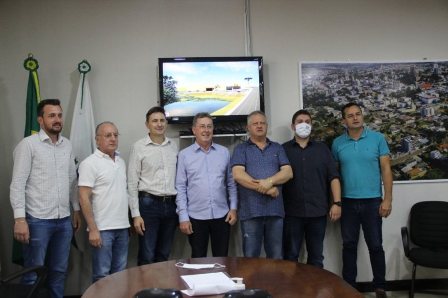 Empres�rios Anunciam Investimentos de R$ 25 Milh�es  Em Dois Vizinhos