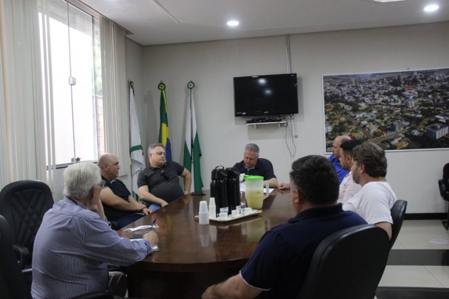 Gerente da Miolar Alimentos � Recebido no Gabinete do Prefeito Municipal