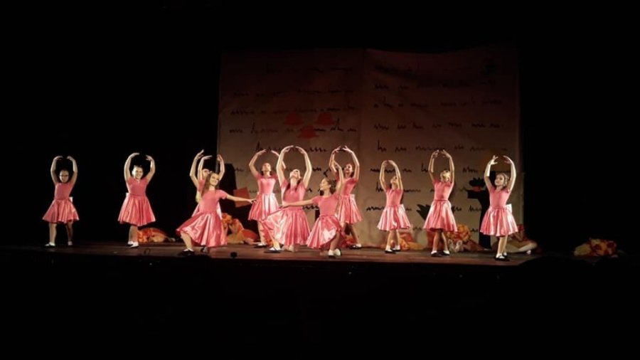 o Corpo Municipal de Dan�a Anuncia o Retorno das Aulas de Ballet Cl�ssico e Jazz.