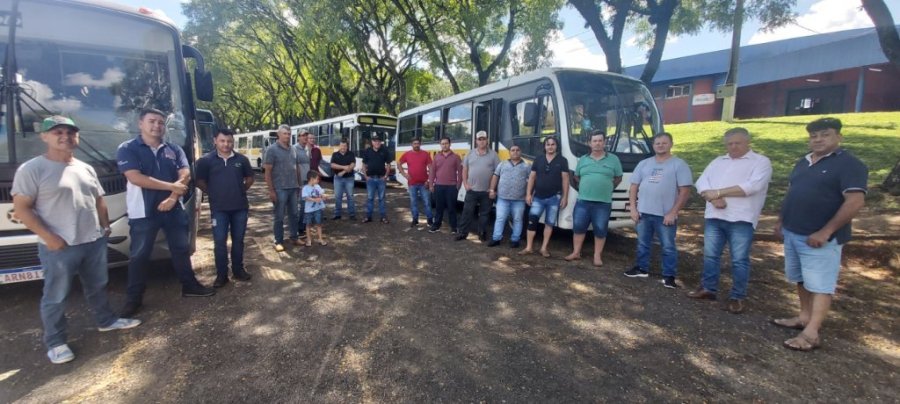 Frota Escolar Tercerizada Passa por Vistoria Obrigat�ria