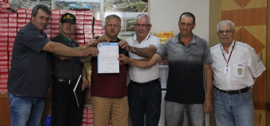 Prefeito Municipal Sanciona Lei Em Favor da Comunidade de S�o Francisco do Bandeira