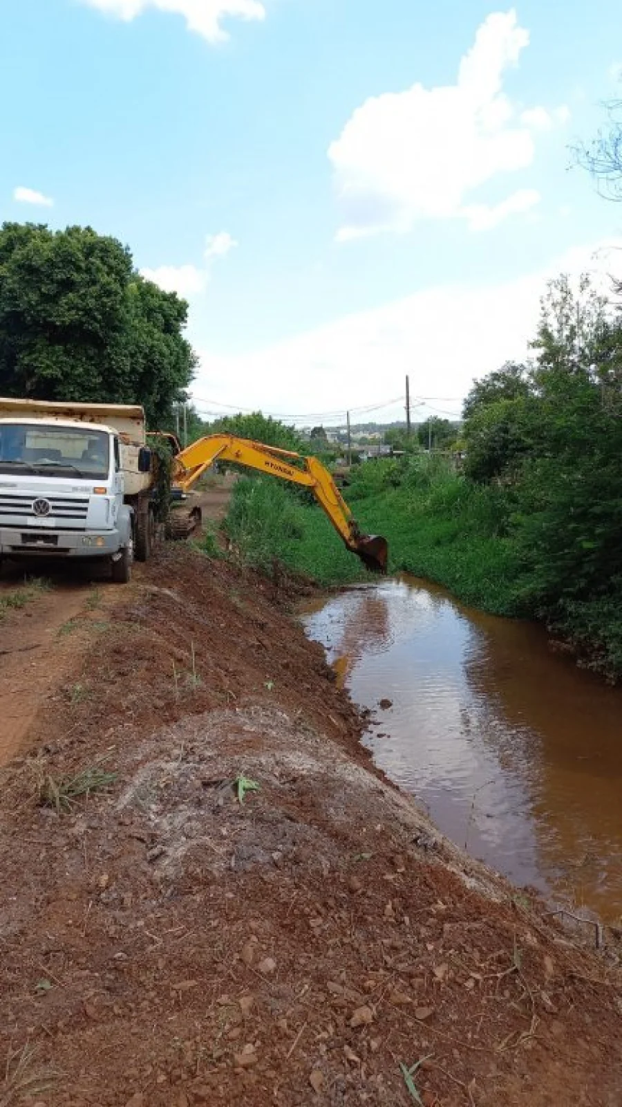 Secretaria de Viao e Obras Realiza Limpeza no Rio Jirau Alto