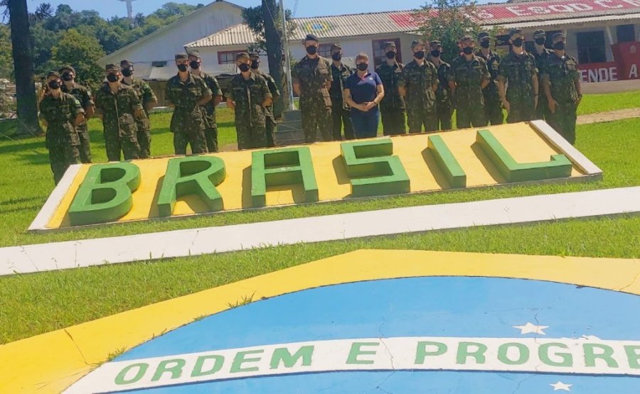 16 Jovens Duovizinhense Incorporaram Nesta Sexta-feira o Ex�rcito Brasileiro