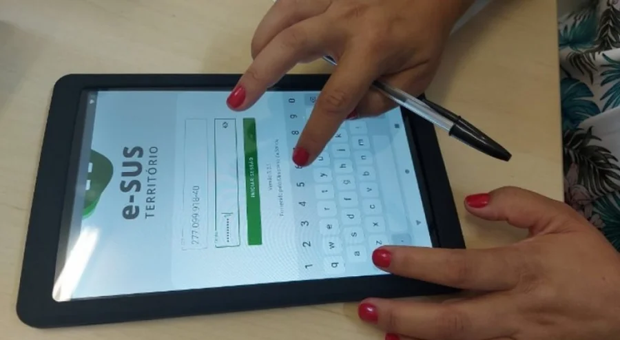 Agentes Comunitrios de Sade de Dois Vzinhos Recebero Tablets