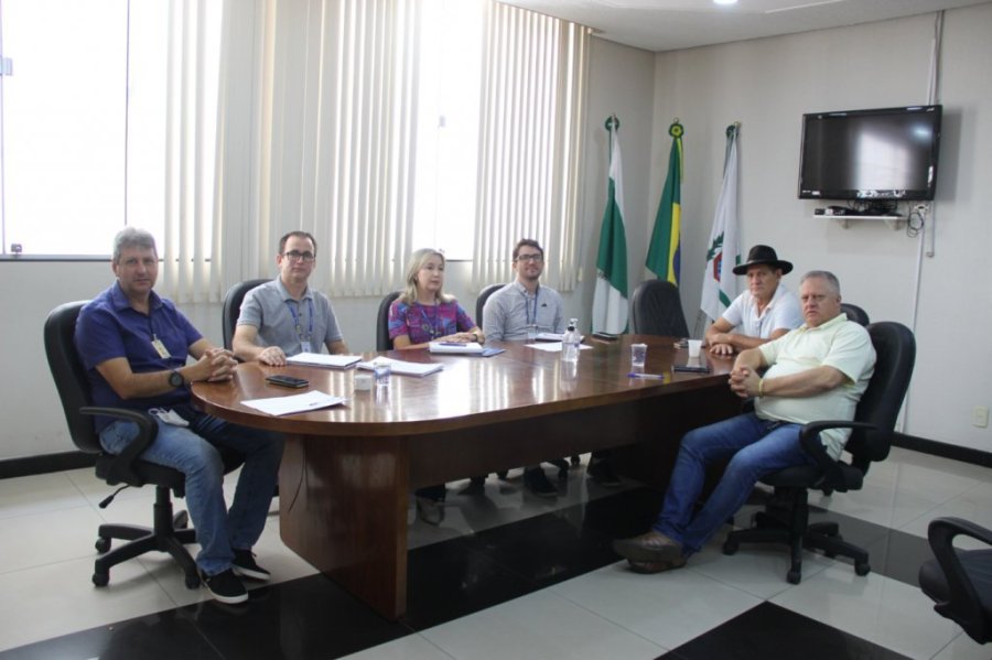 Administra��o Municial Assina Termo de Parceria Com a Sanepar para Amplia��o do Sistema de Esgoto